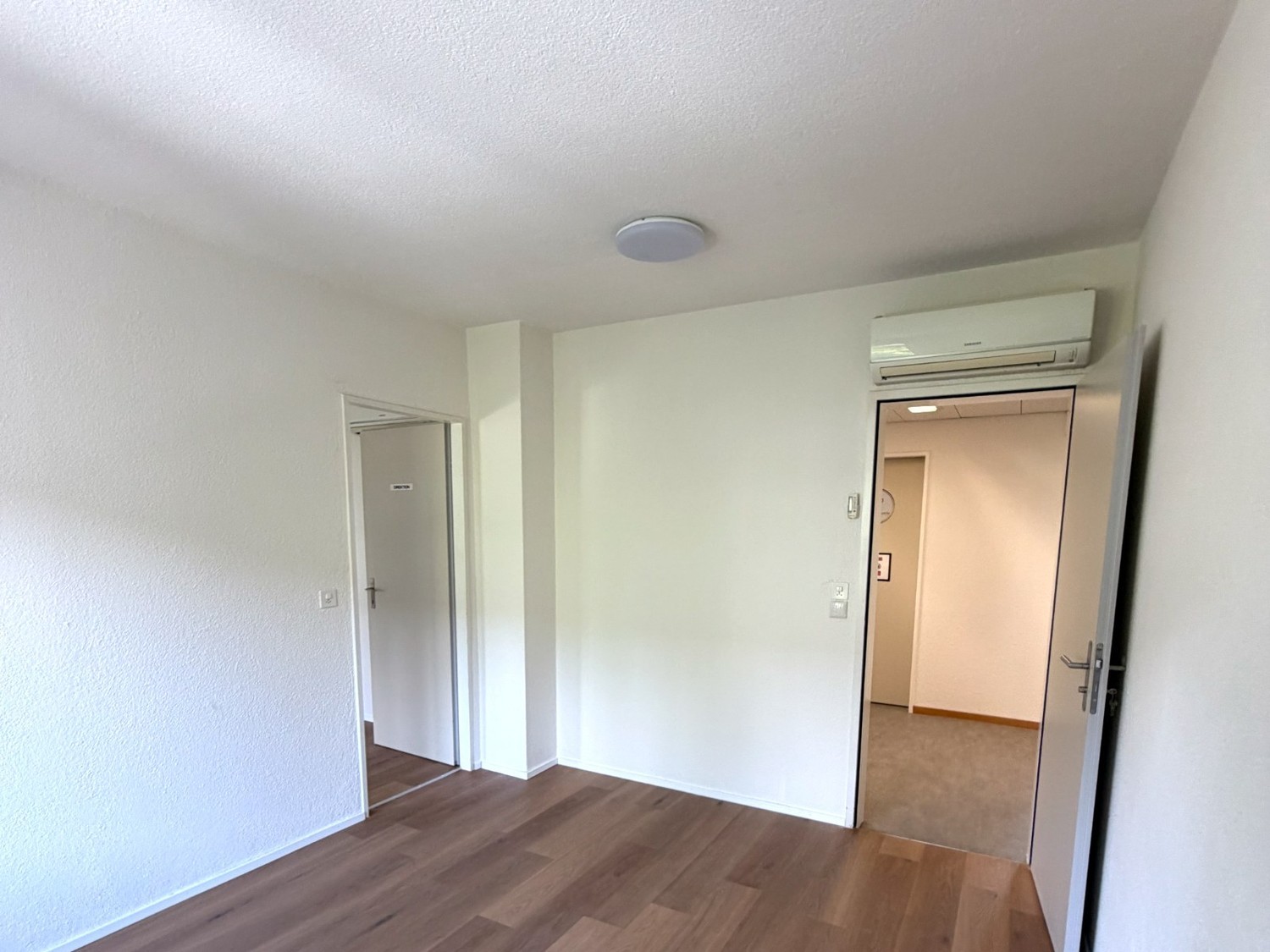 12m² office