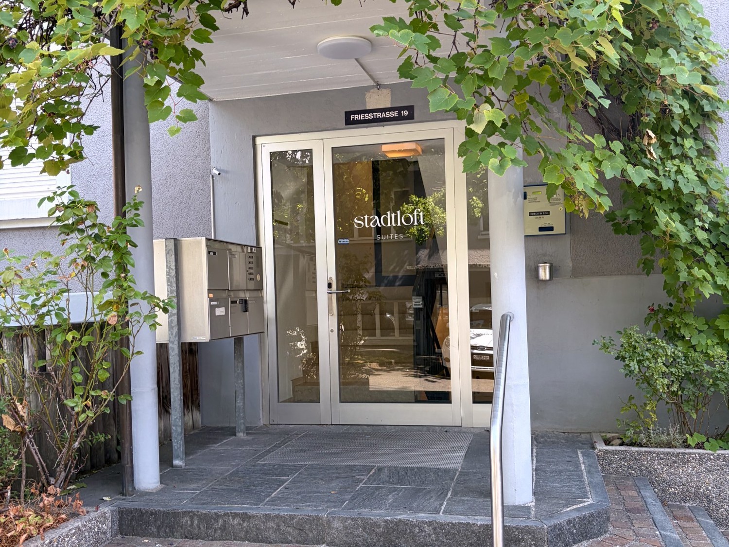 12m² office