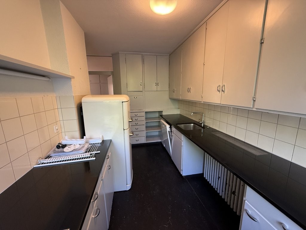 5 rooms apartment