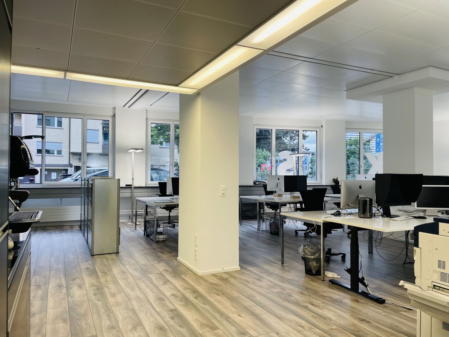 256m² office