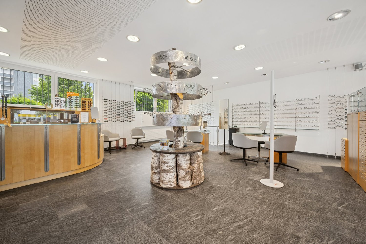 200m² commercial