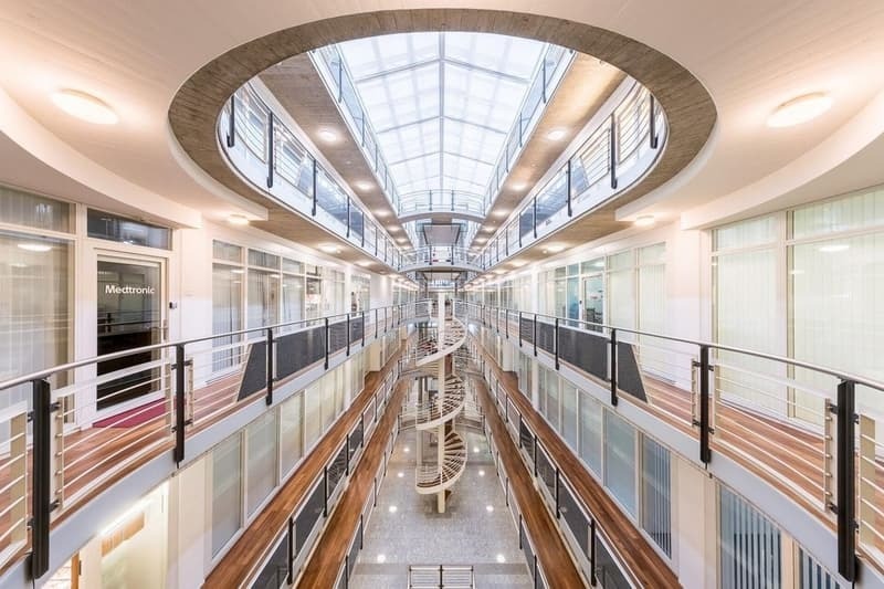 351m² bureau