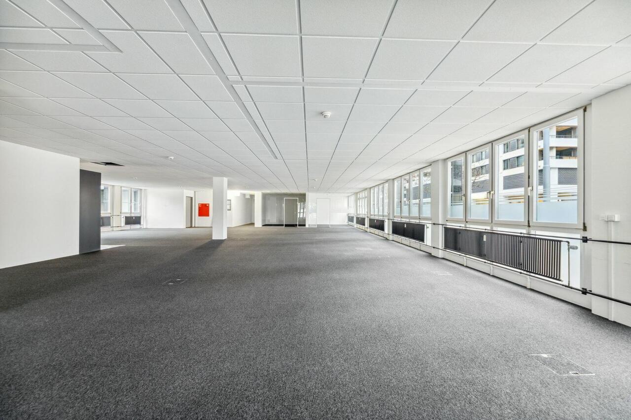 351m² bureau