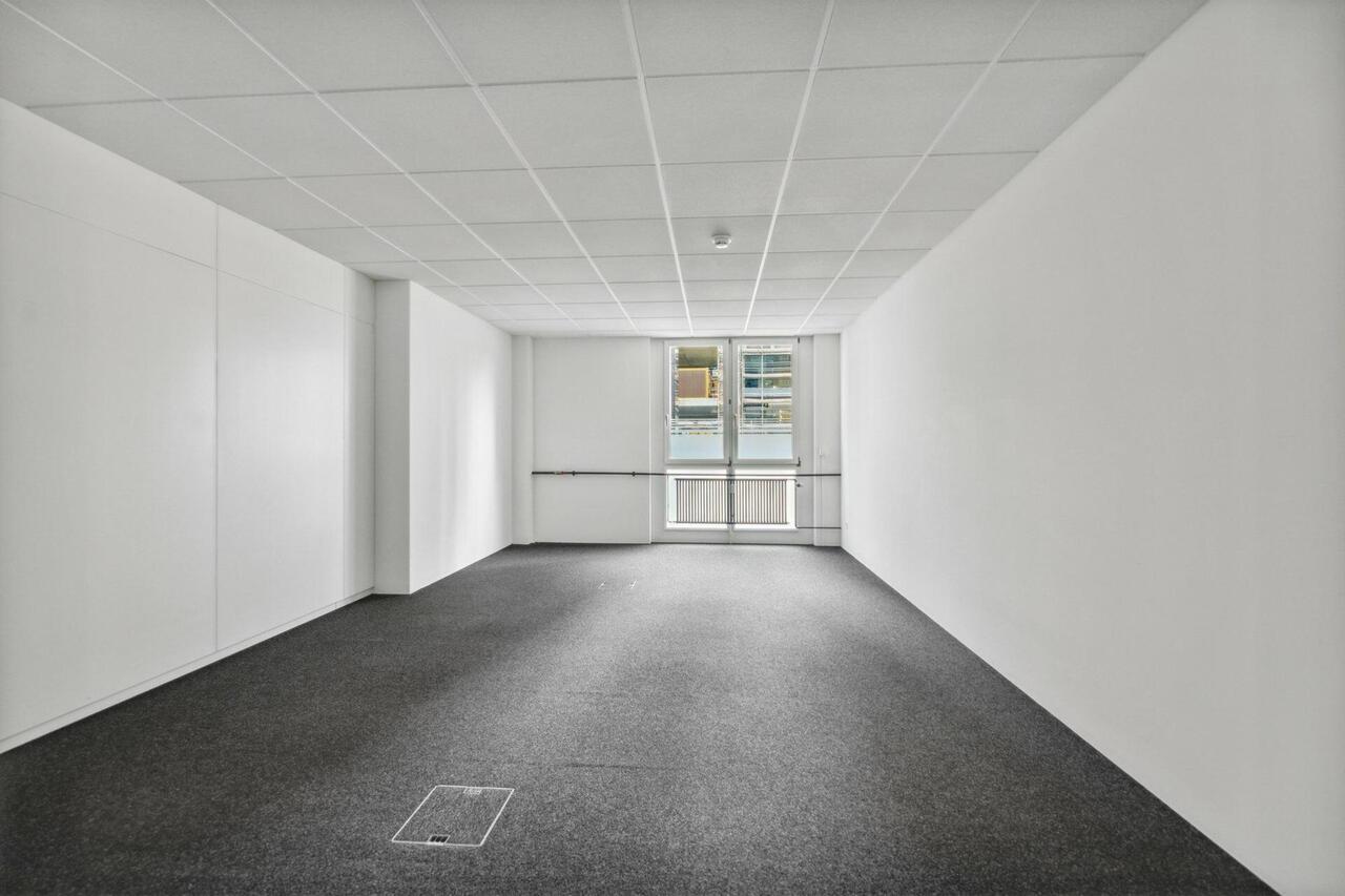351m² bureau