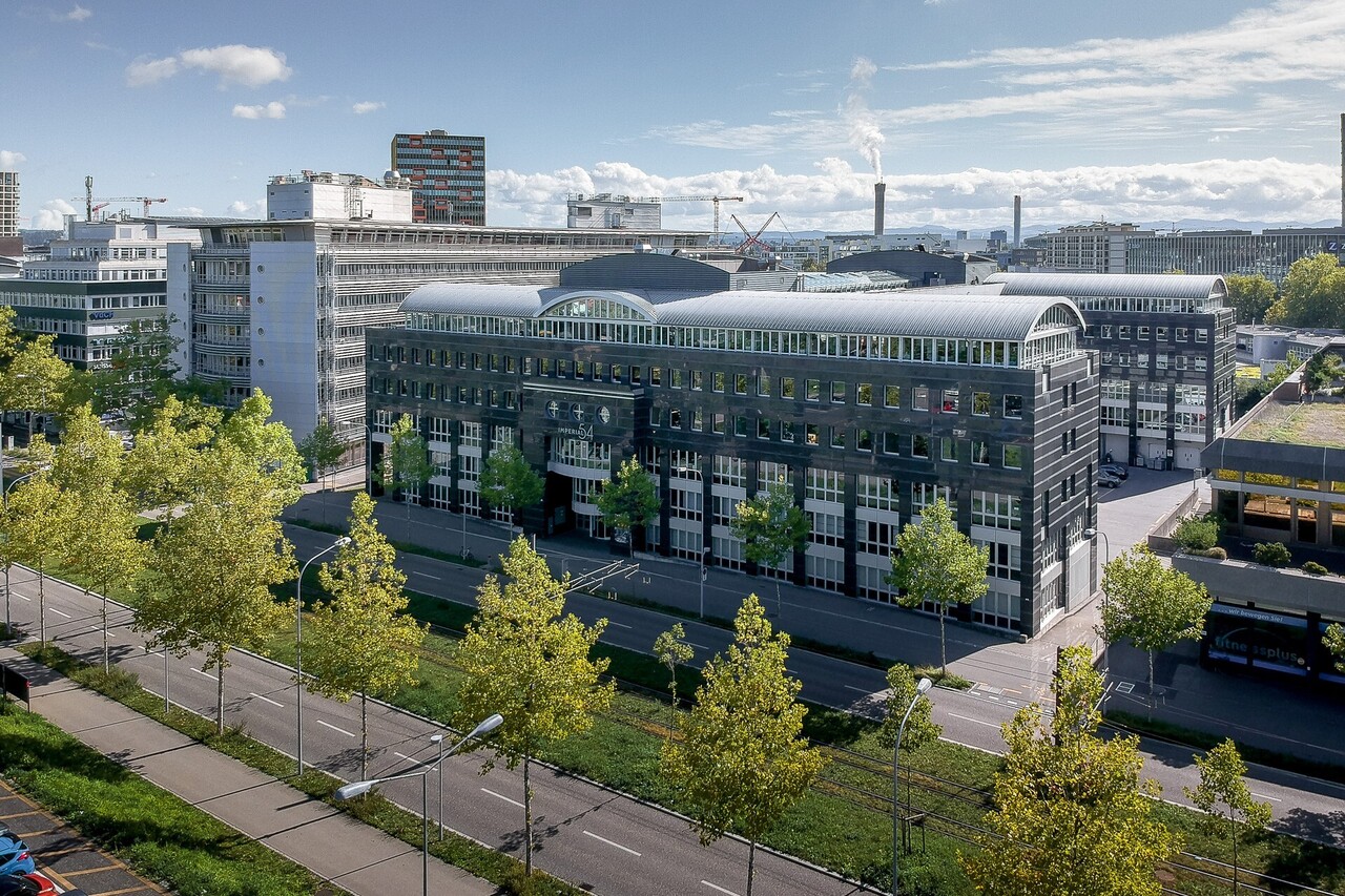 351m² bureau