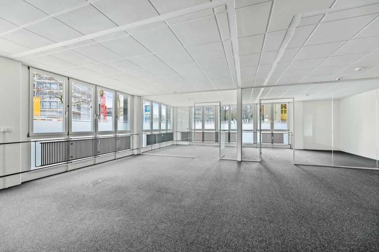 351m² bureau