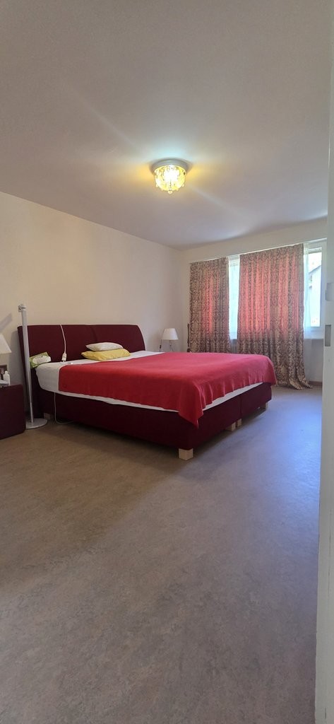 5 rooms apartment