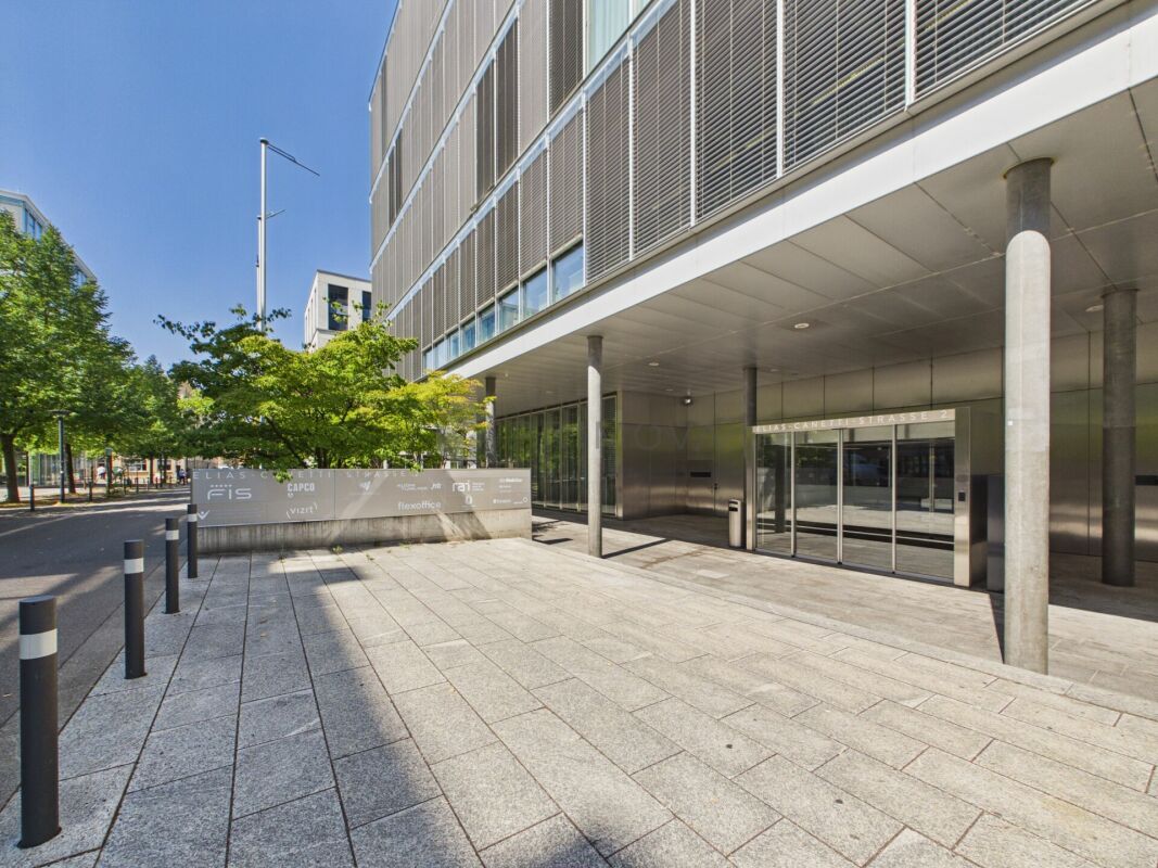 417m² office
