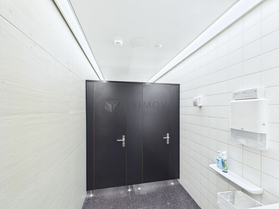 417m² office