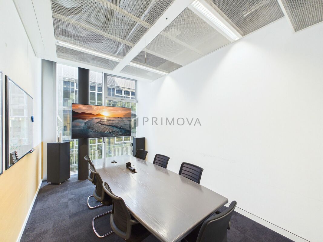 417m² office