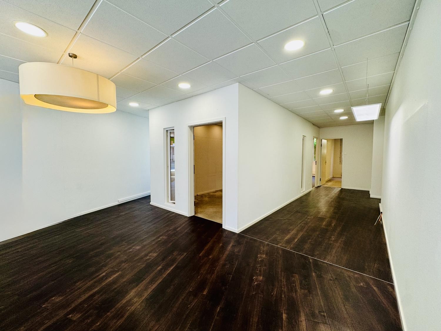 134m² shop