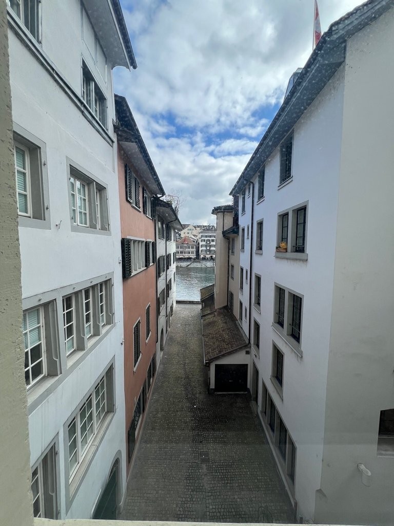 135m² office