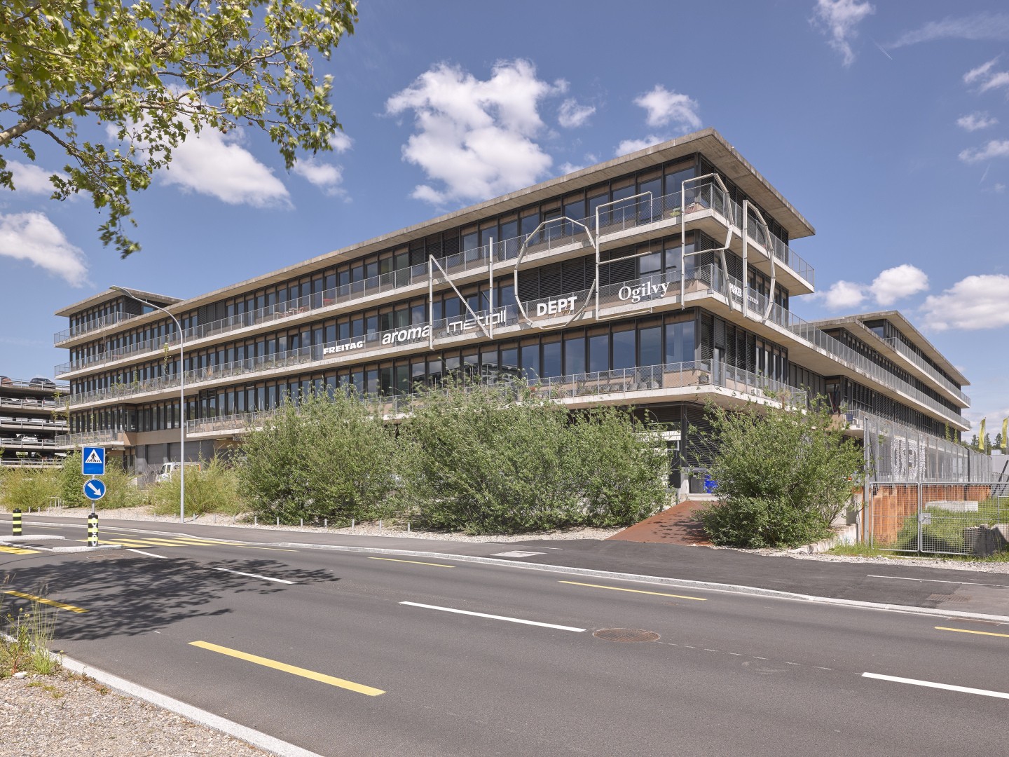 523m² bureau