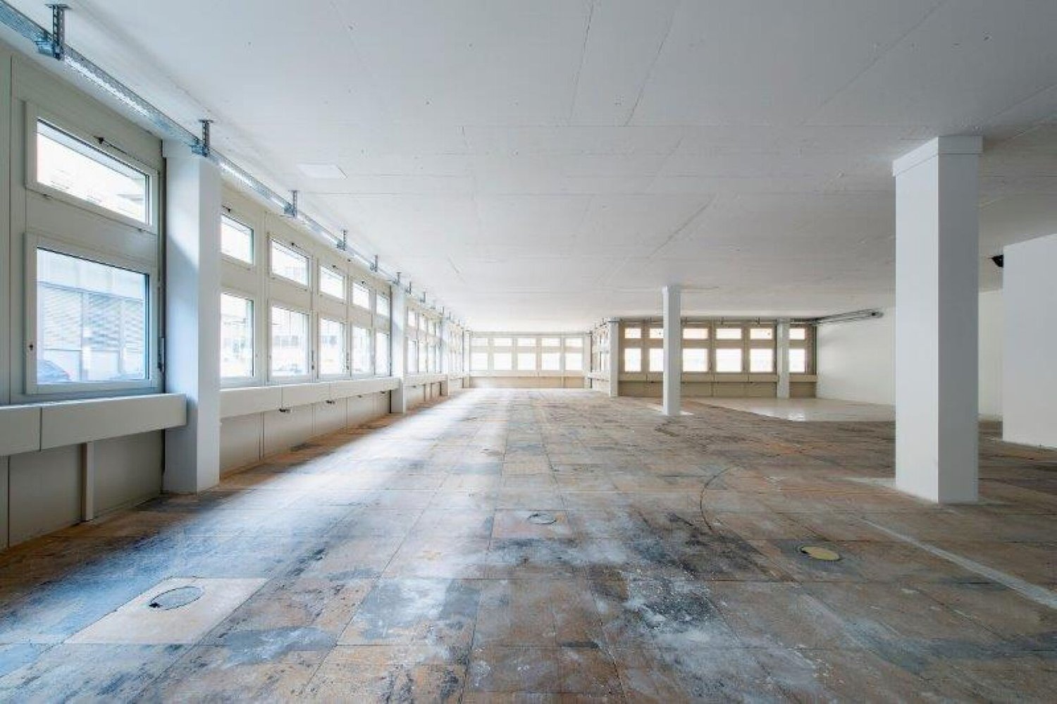 1912m² de bureaux