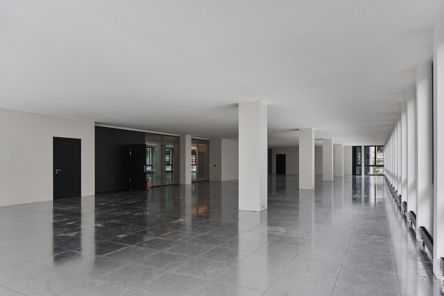 460m² commercial