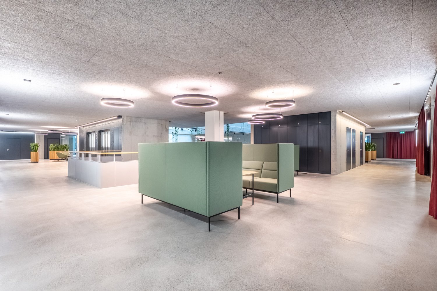 460m² commercial