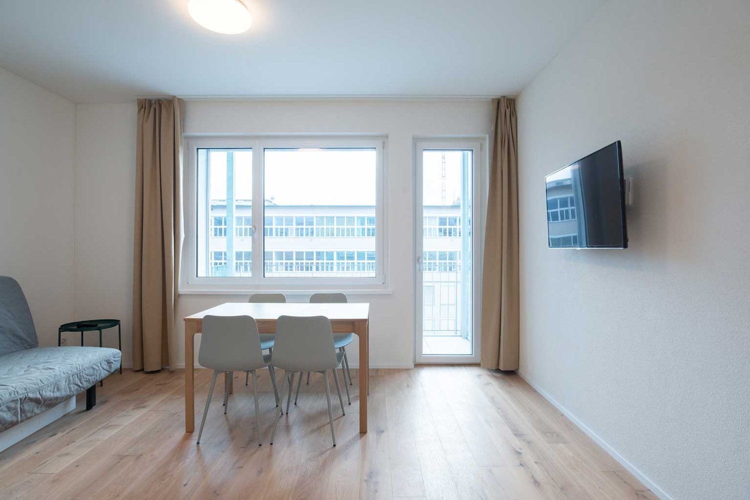 2 rooms furnished flat