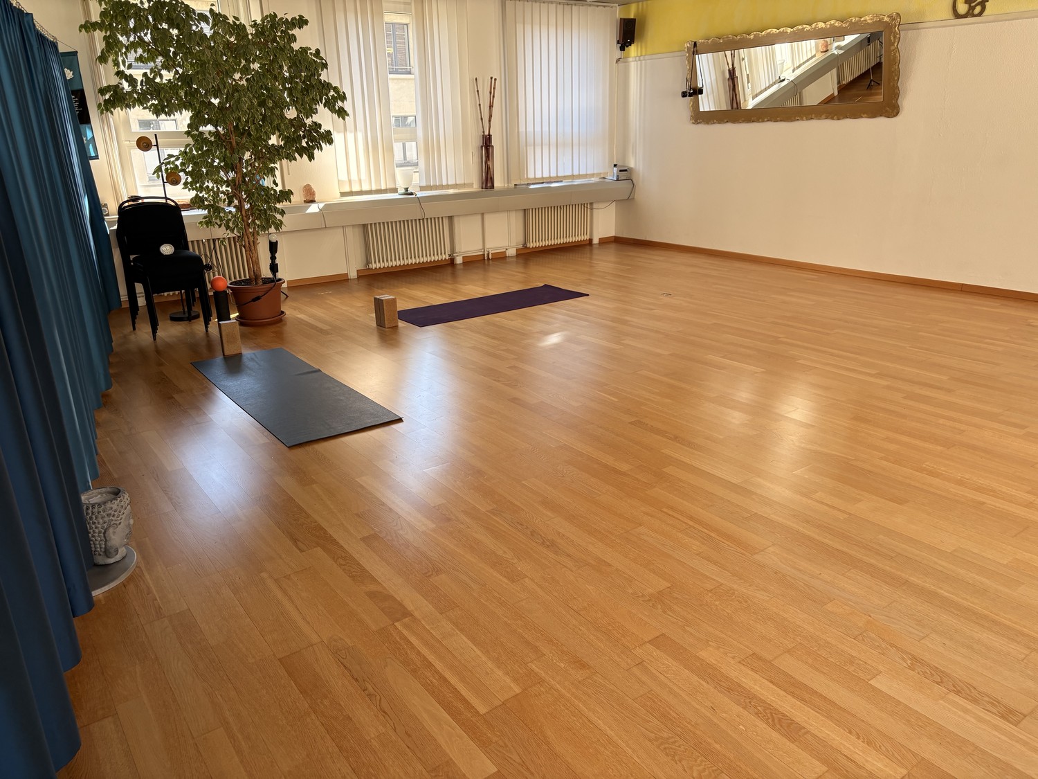 80m² commercial