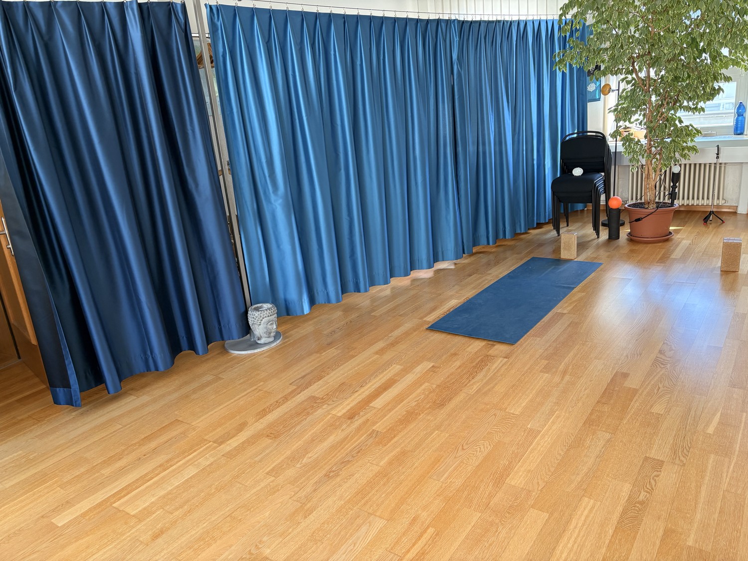 80m² commercial