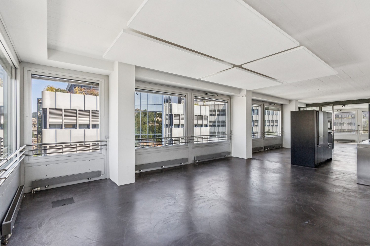164m² office
