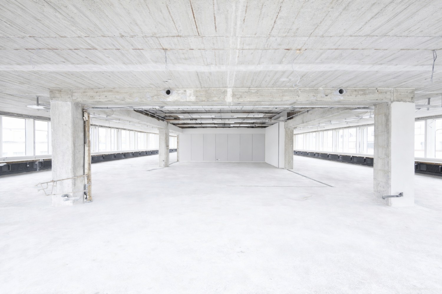 798m² office