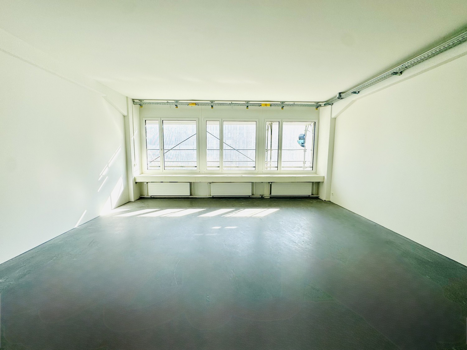 158m² office