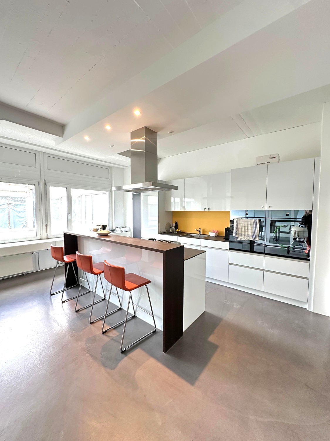 158m² office