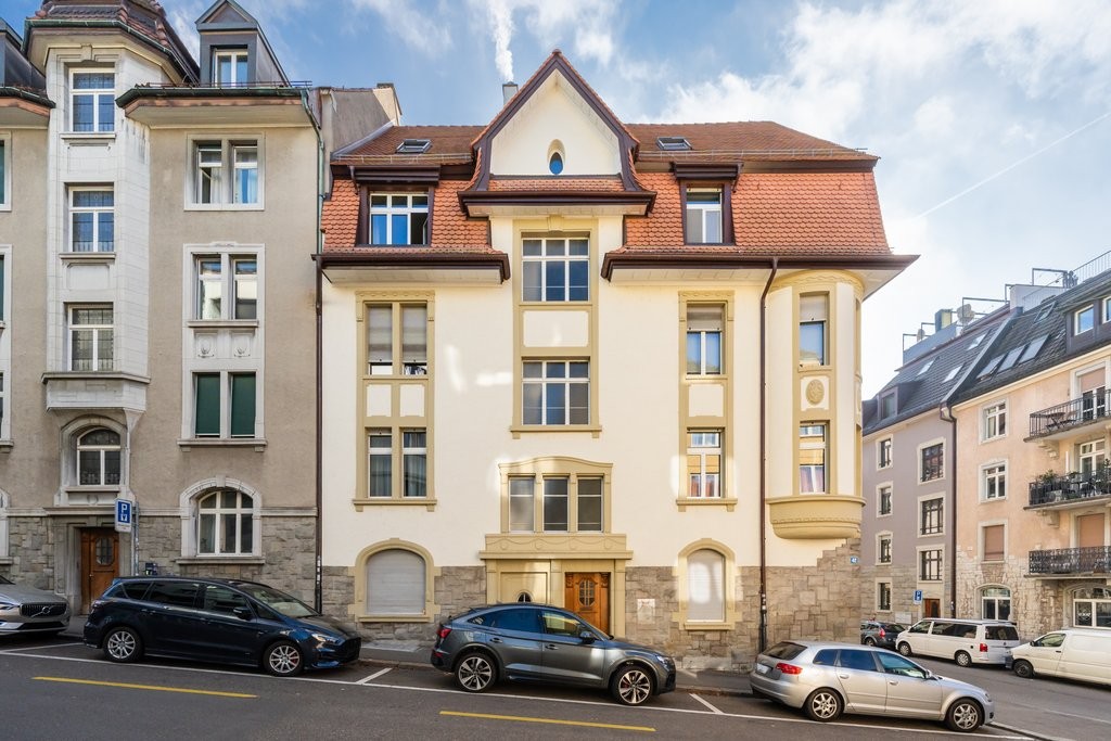 5 rooms apartment