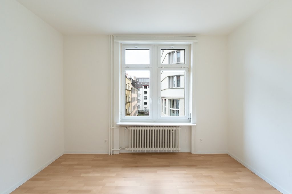 5 rooms apartment
