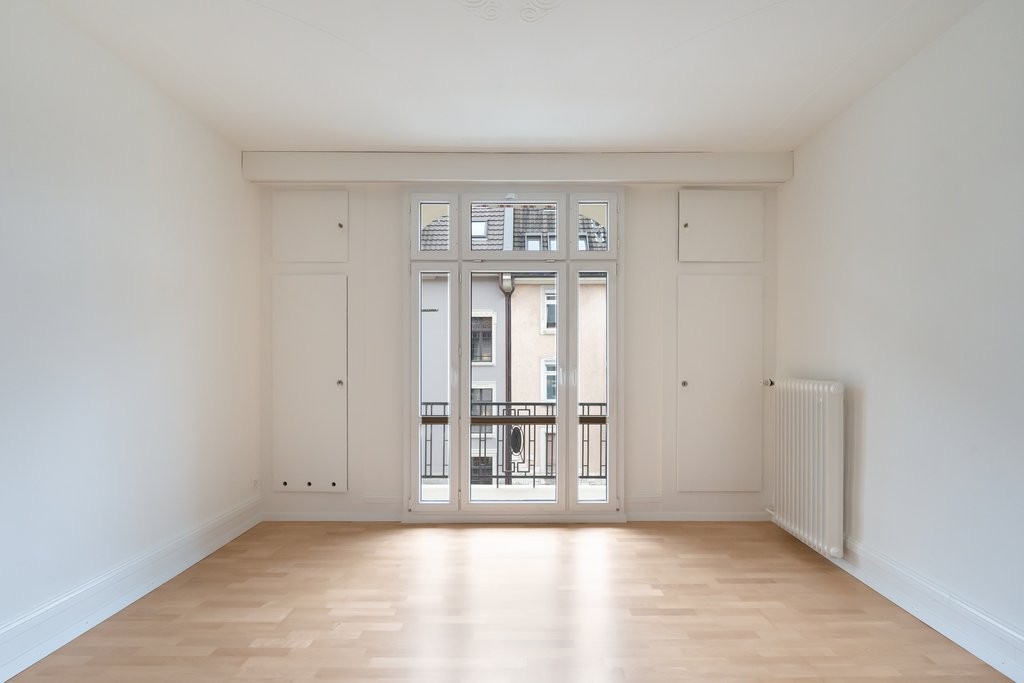 5 rooms apartment