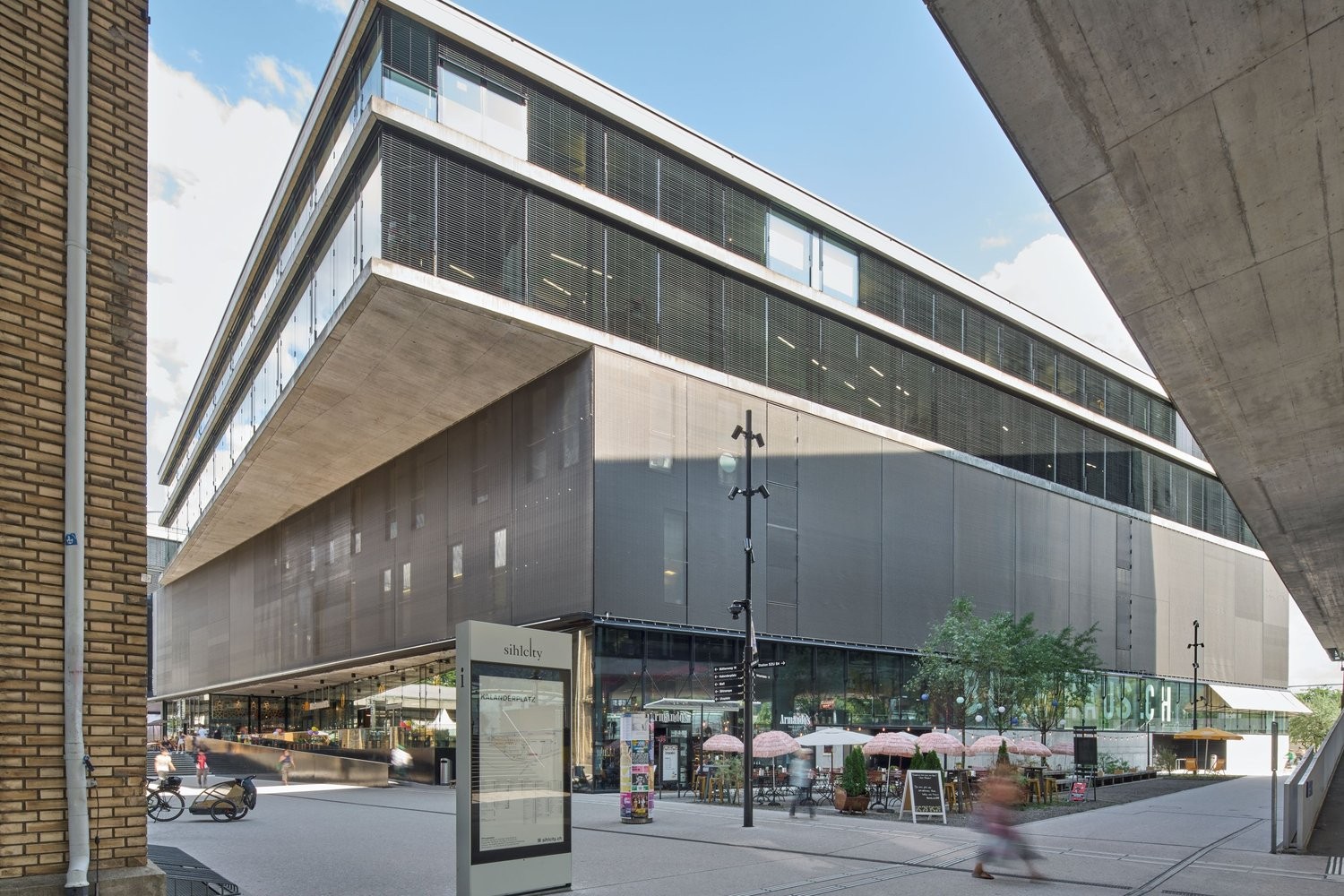 6500m² office