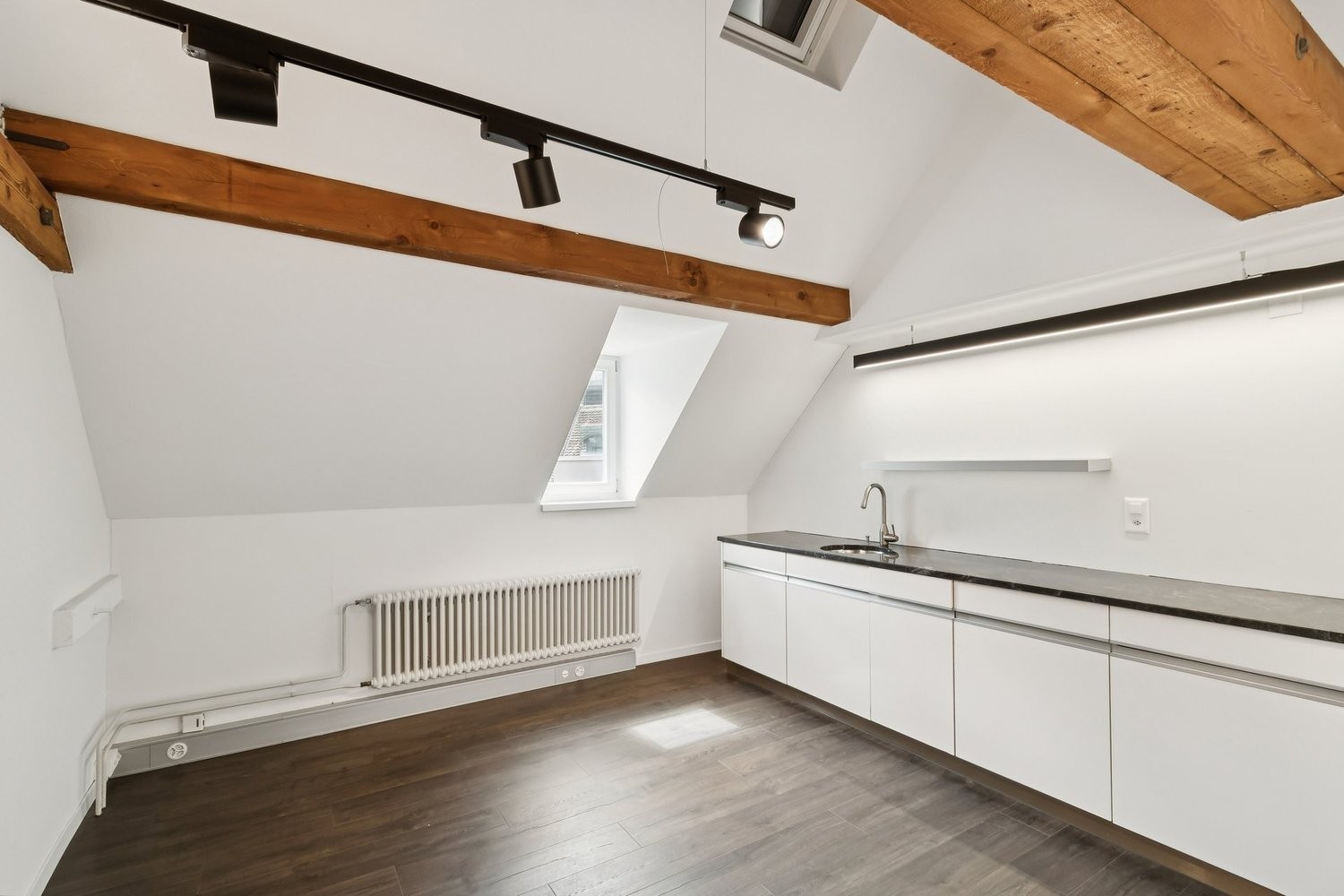 70m² office