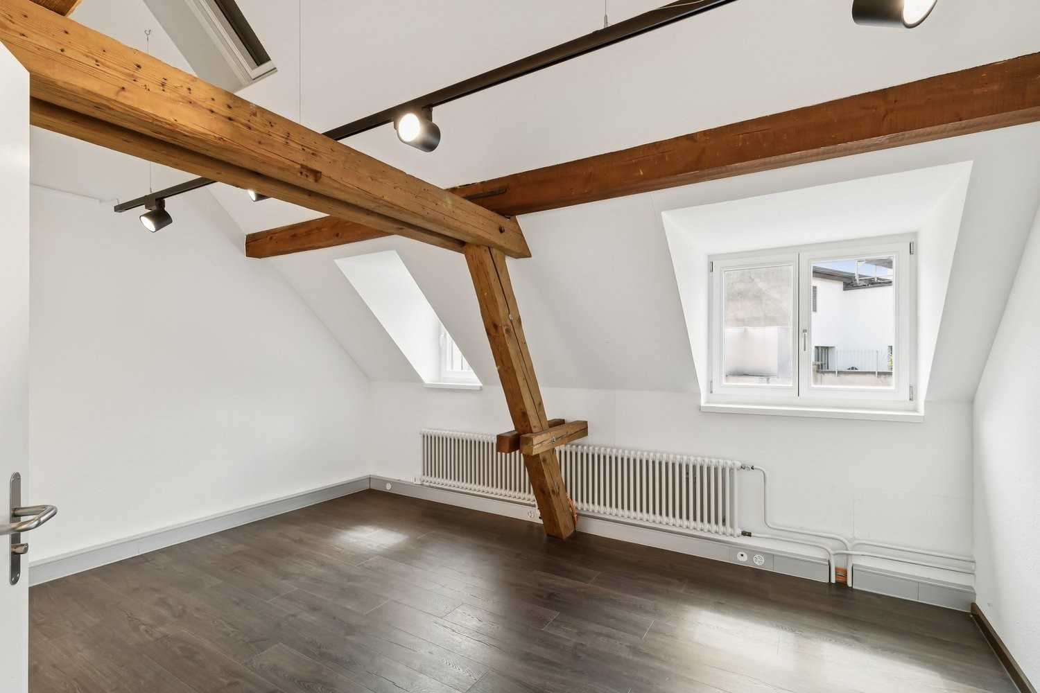 70m² office