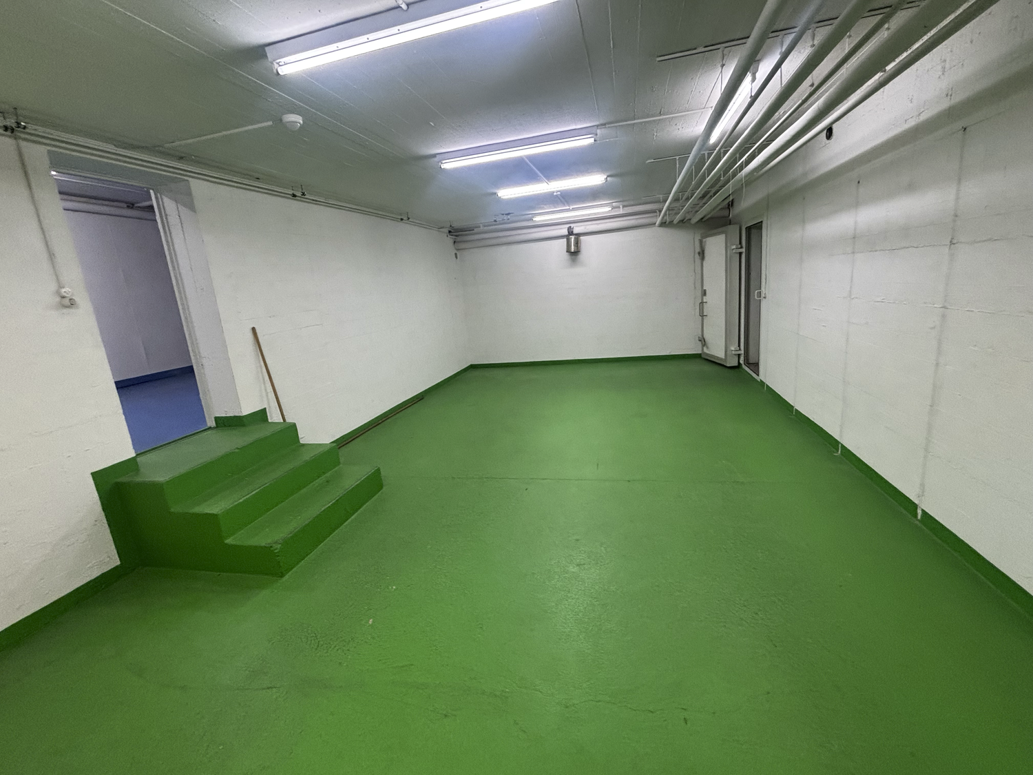 92m² cellar compartment