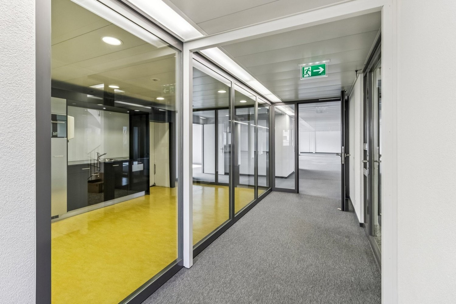 161m² office