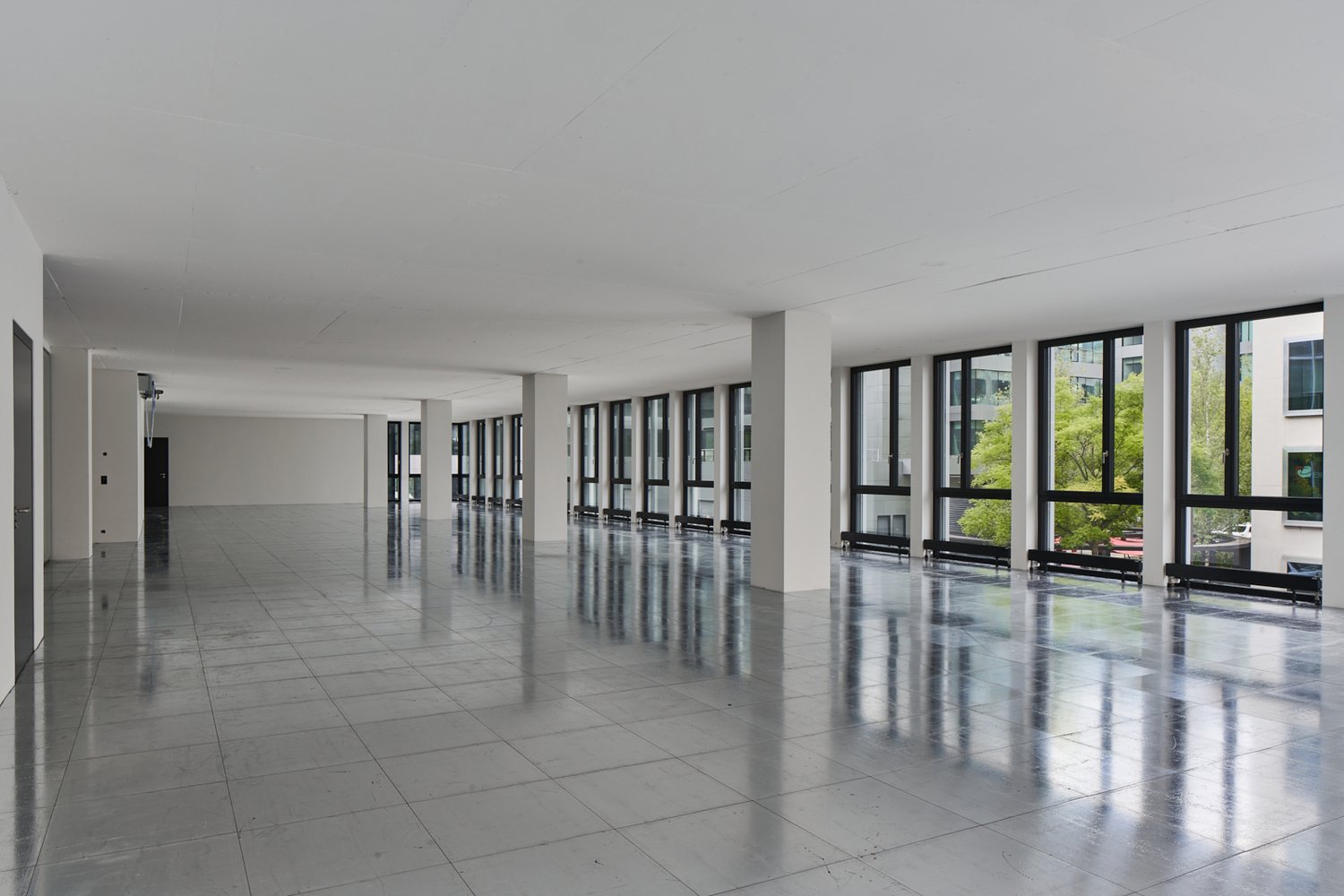 1990m² commercial