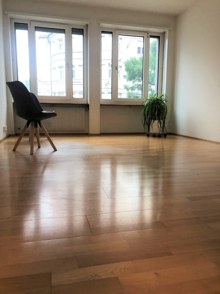 103m² office