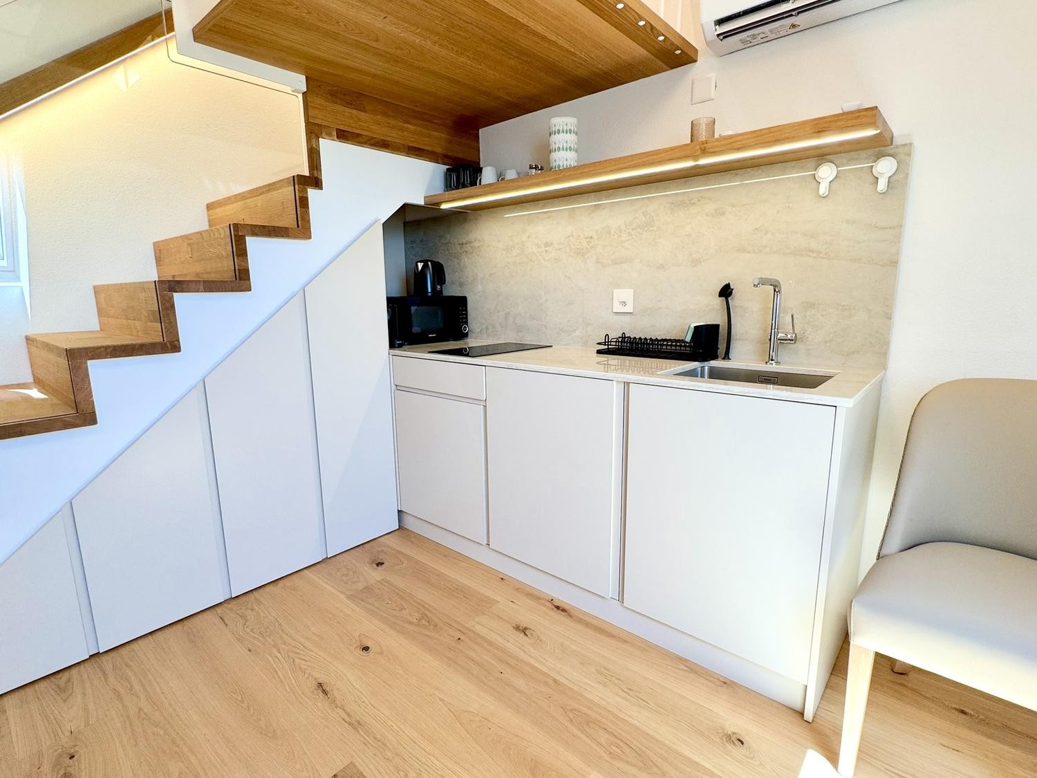 1 room furnished flat