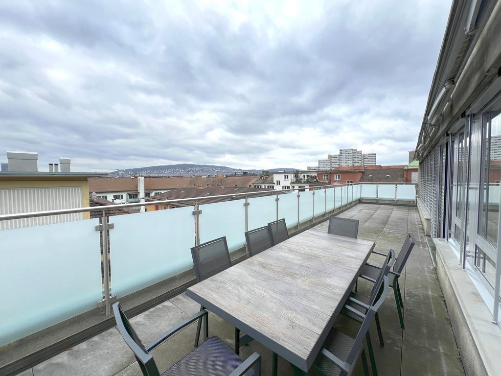 233m² office