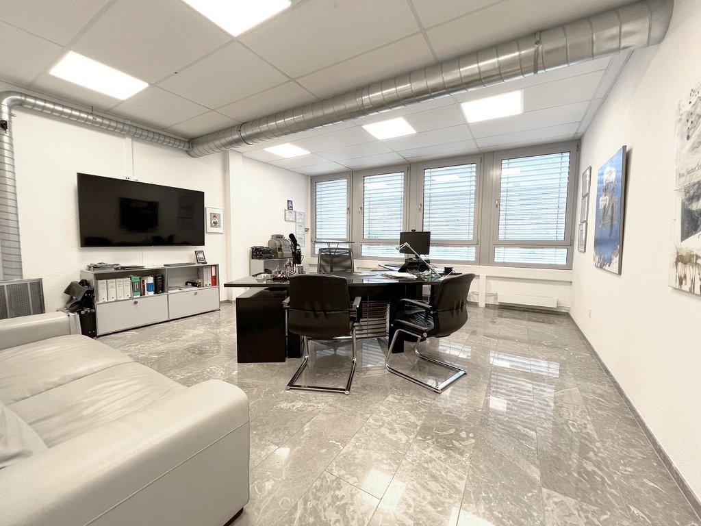 233m² office