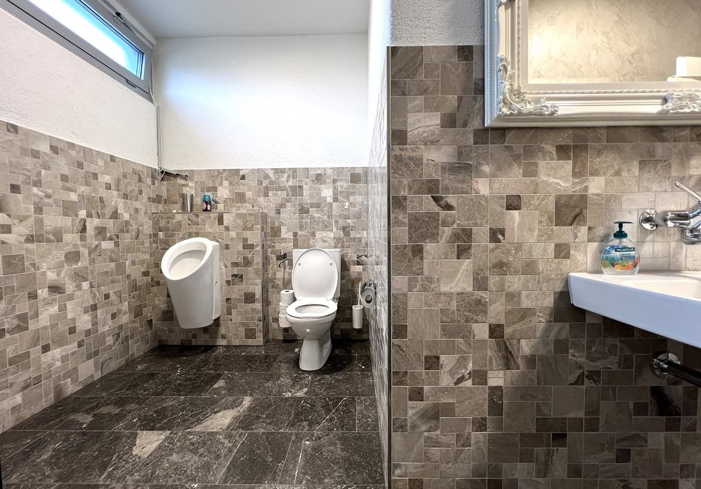 233m² office