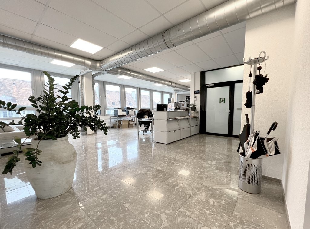 233m² office