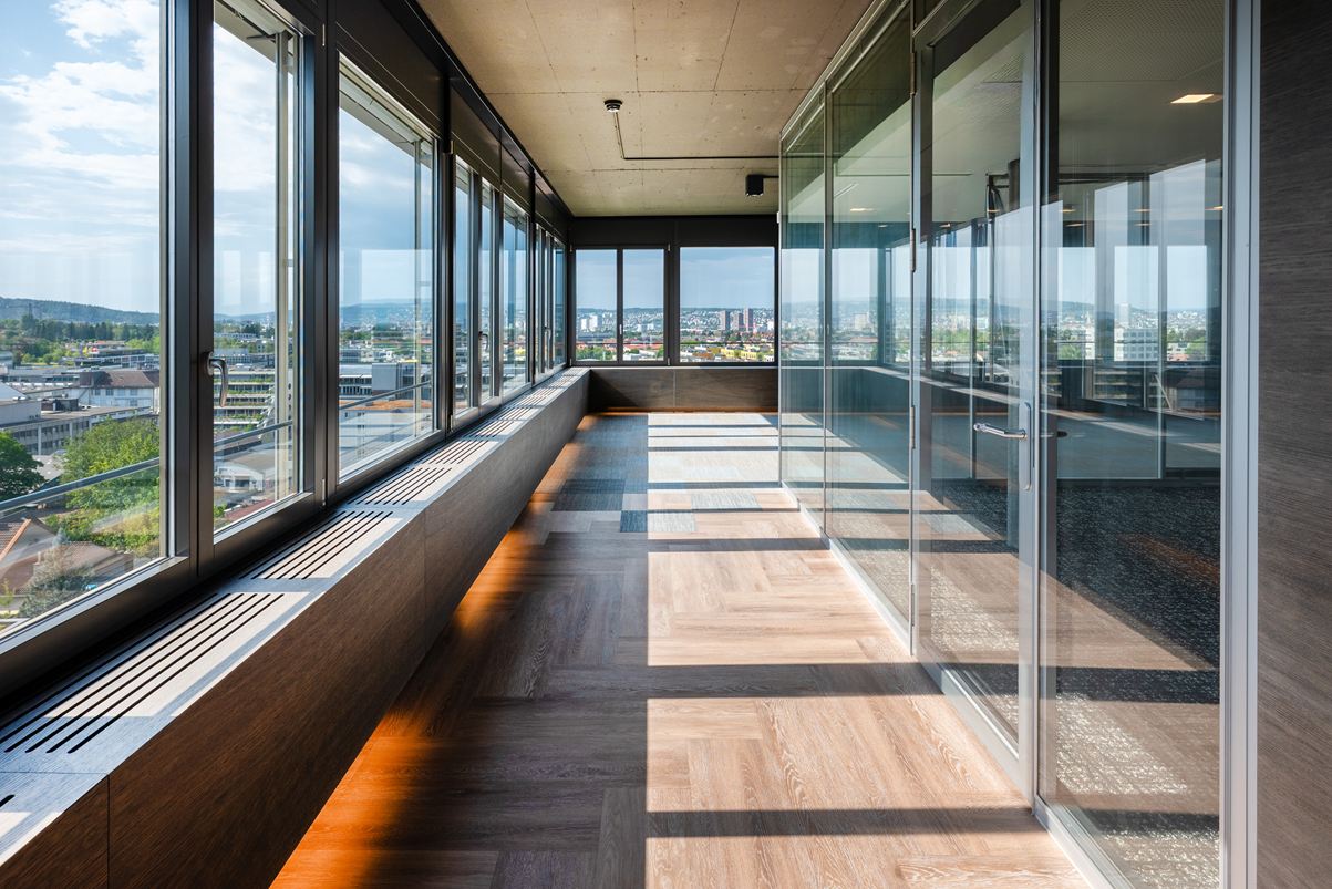 373m² office