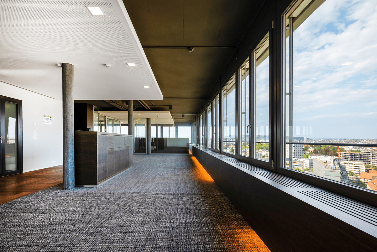 373m² office