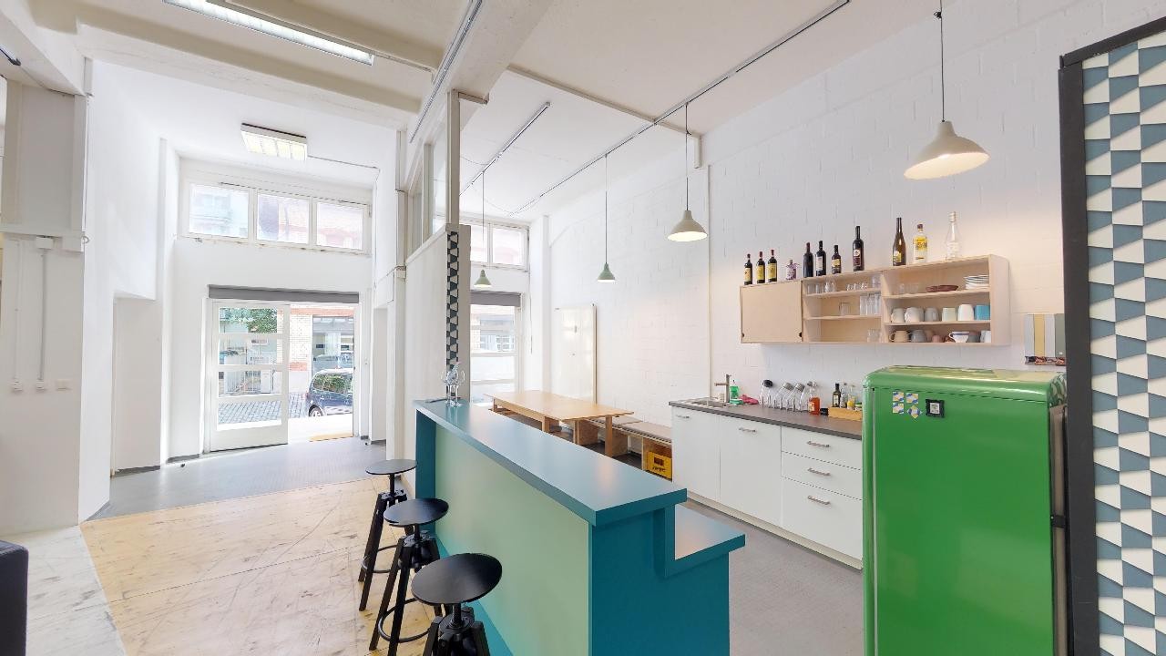 240m² office