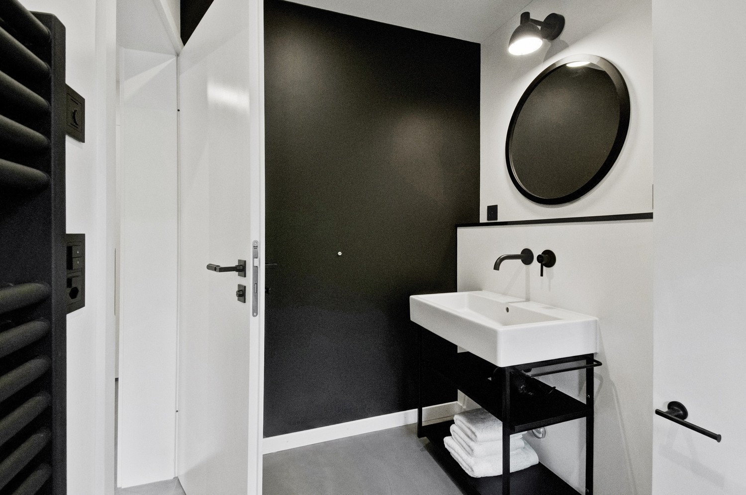 2 rooms furnished flat