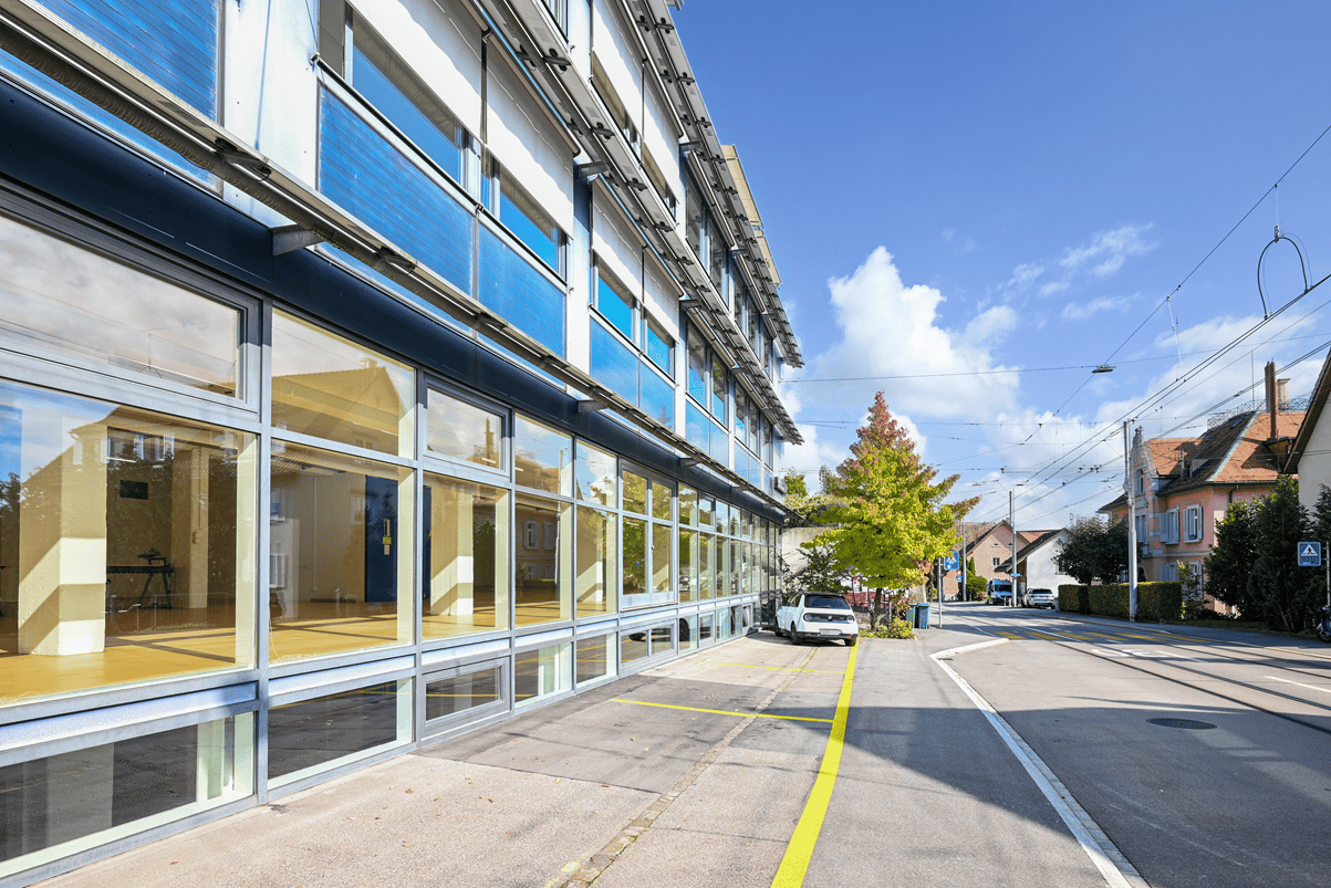 654m² commercial