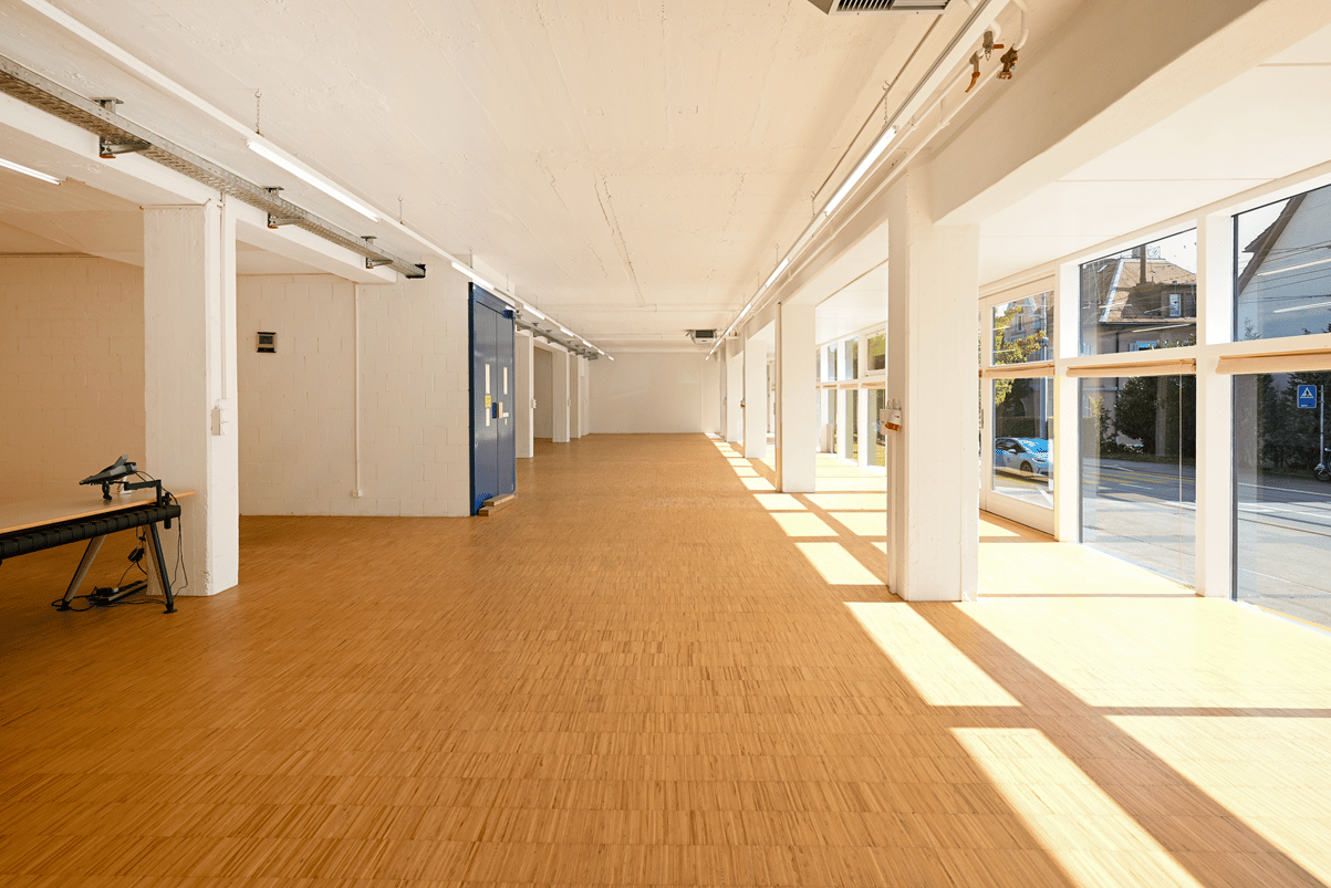 654m² commercial