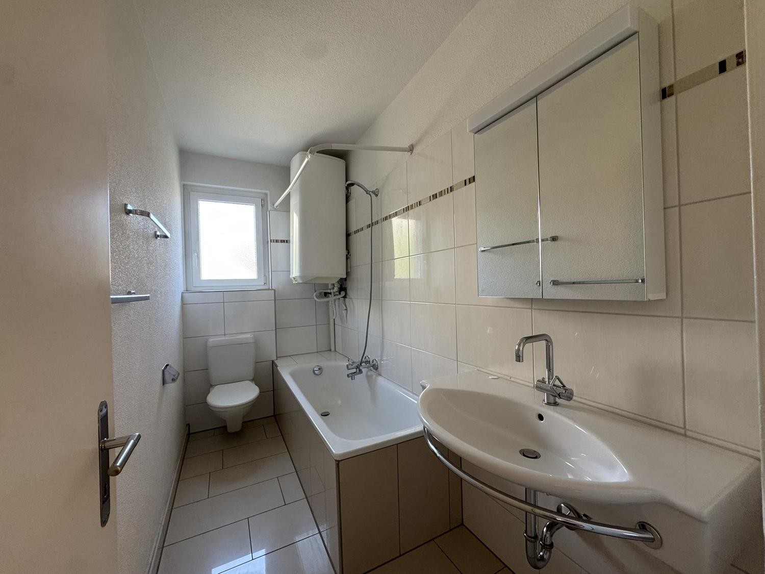 5 rooms apartment
