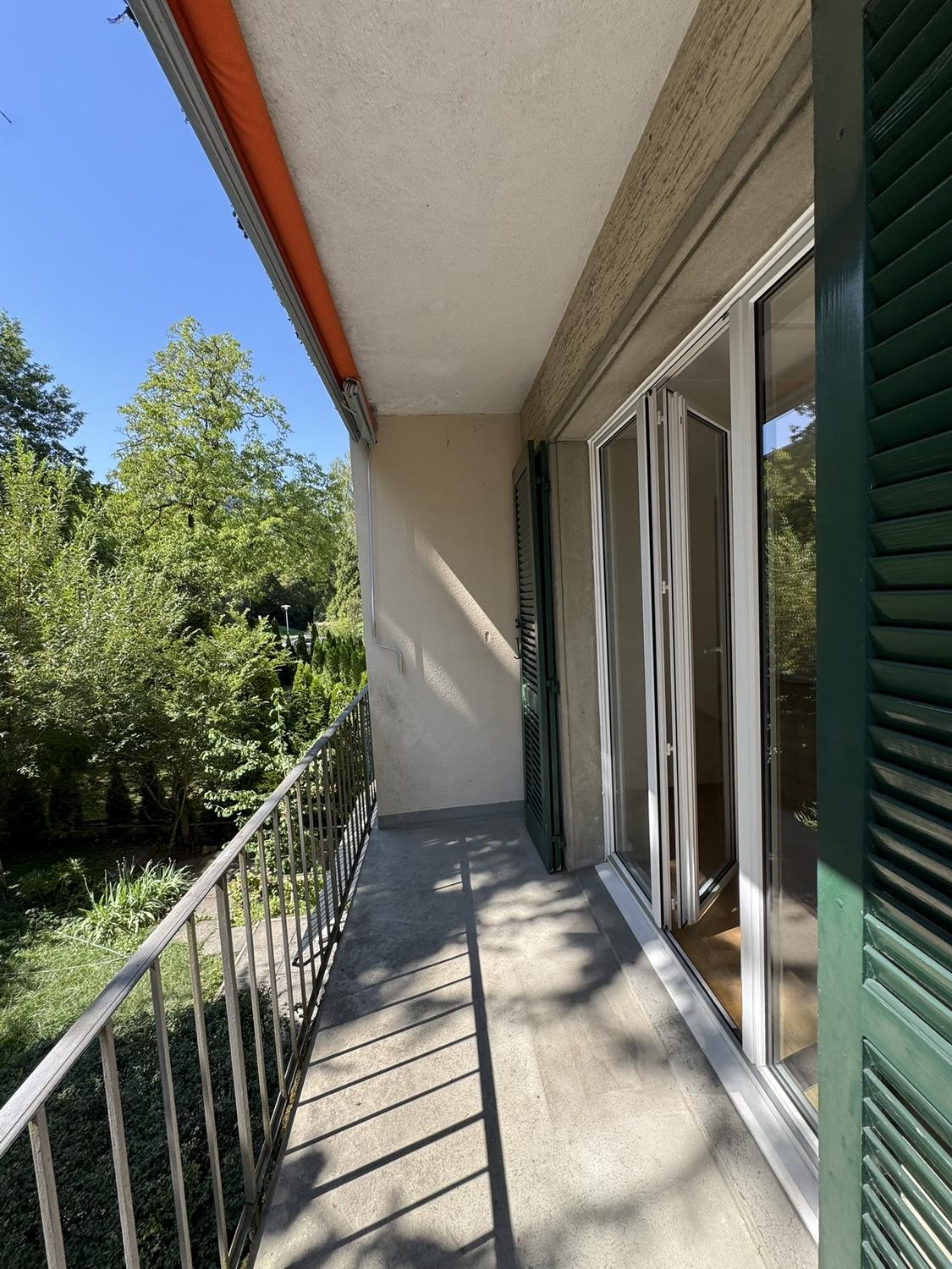 5 rooms apartment